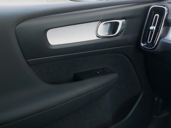 Used Volvo XC40 2022 for sale - 76325792: Photo 11