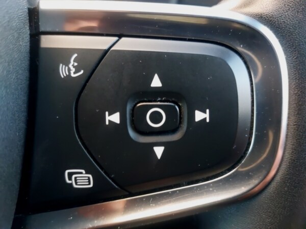 Used Volvo XC40 2022 for sale - 76325792: Photo 17