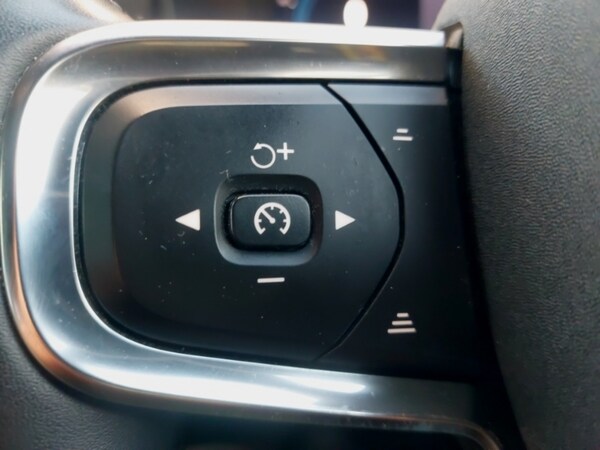 Used Volvo XC40 2022 for sale - 76325792: Photo 18