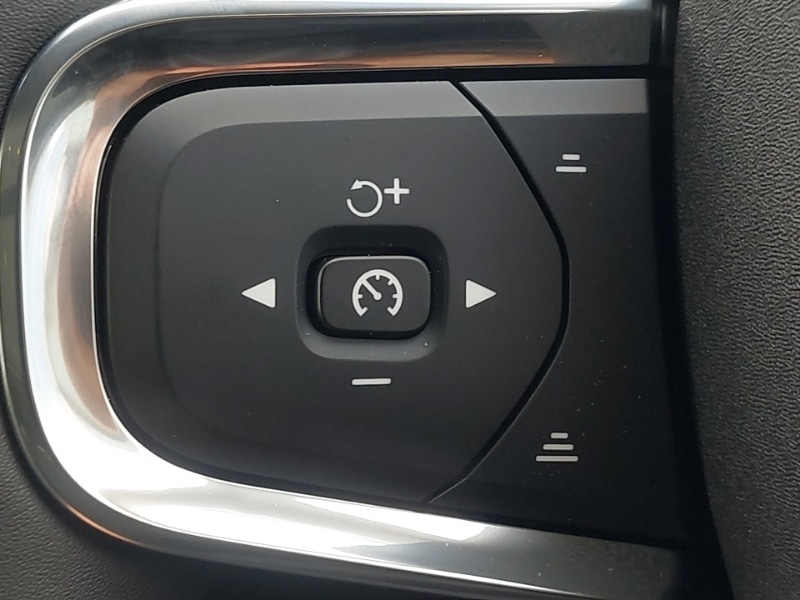 Used Volvo XC40 2025 for sale - 77299649: Photo 17