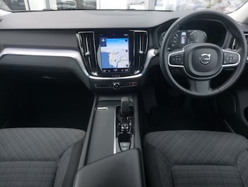 Used Volvo V60 2022 for sale - 75350004: Photo