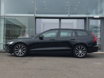 Used Volvo V60 2022 for sale - 75350004: Photo