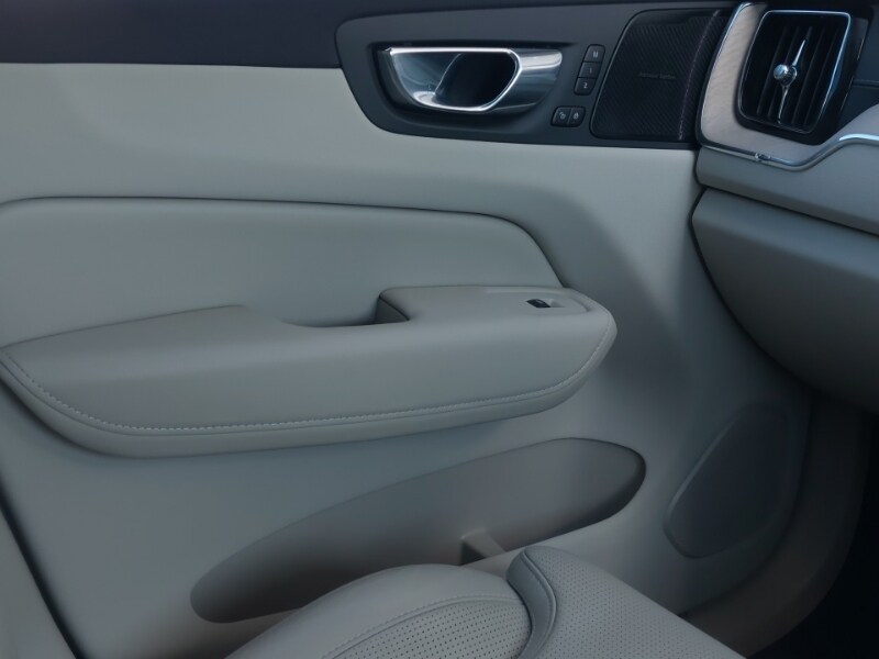 Used Volvo XC60 2022 for sale - 76683739: Photo 11