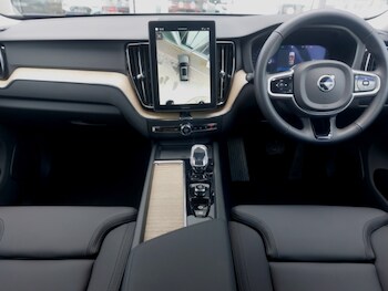 Used Volvo XC60 2025 for sale - 78940792: Photo