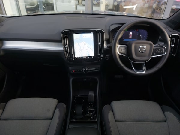 Used Volvo XC40 2022 for sale - 76309029: Photo 2