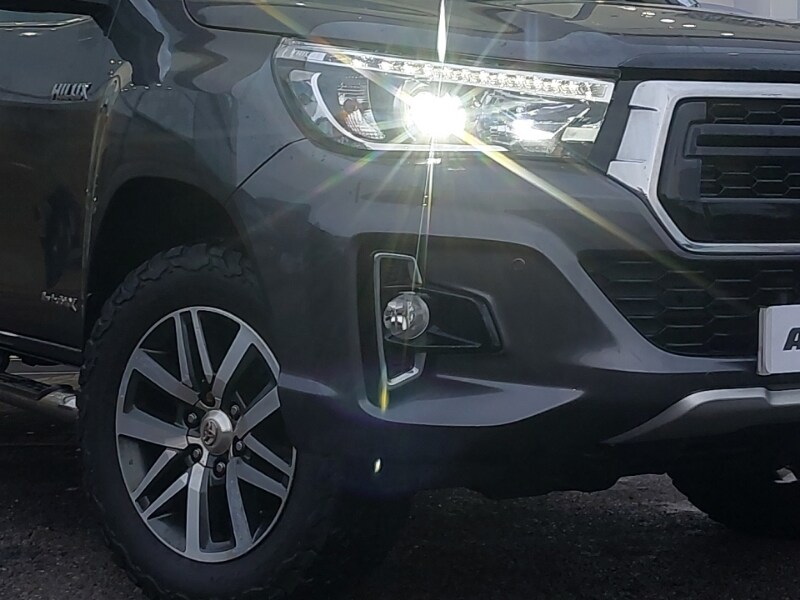 Used Toyota Hilux 2019 for sale - 77544177: Photo 9