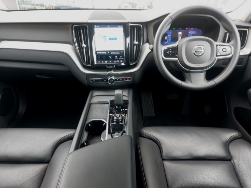 Used Volvo XC60 2023 for sale - 77939134: Photo 2