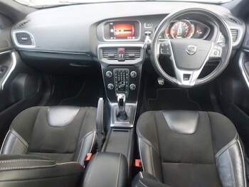 Used Volvo V40 2018 for sale - 77169044: Photo