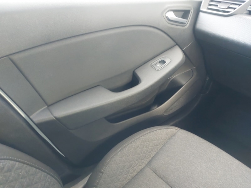 Used Renault Clio 2020 for sale - 76754935: Photo 11