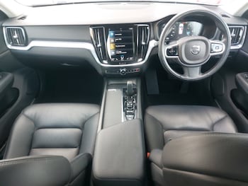 Used Volvo V60 2021 for sale - 76116280: Photo 2