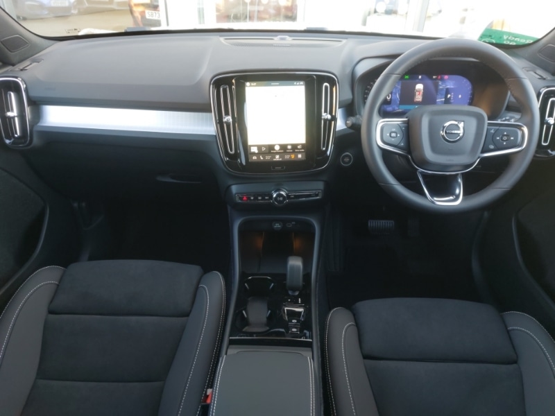 Used Volvo XC40 2025 for sale - 77777264: Photo 2