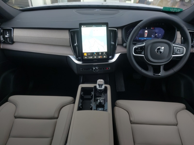 Used Volvo XC90 2025 for sale - 77223658: Photo 2