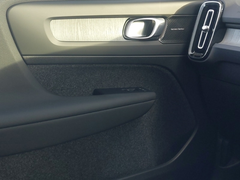 Used Volvo XC40 2025 for sale - 77324916: Photo 11