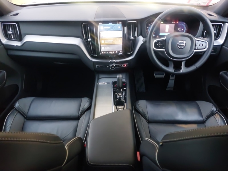 Used Volvo XC60 2022 for sale - 77197810: Photo 2