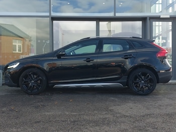 Used Volvo V40 2019 for sale - 76427414: Photo