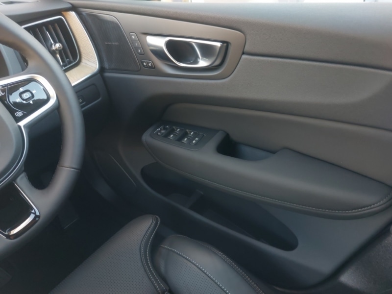 Used Volvo XC60 2025 for sale - 77922563: Photo 10