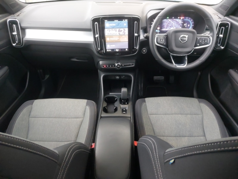 Used Volvo XC40 2022 for sale - 76943140: Photo 2