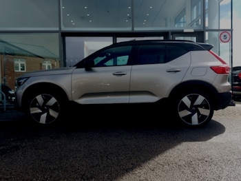 Used Volvo XC40 2023 for sale - 75550948: Photo