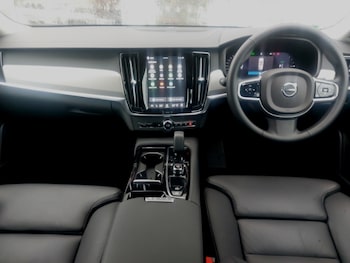 Used Volvo V90 2025 for sale - 79332868: Photo