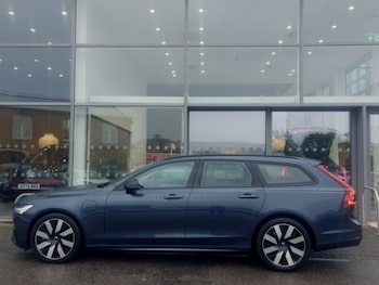Used Volvo V90 2025 for sale - 79332868: Photo