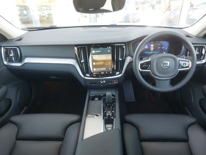 Used Volvo V60 2025 for sale - 76052004: Photo 2