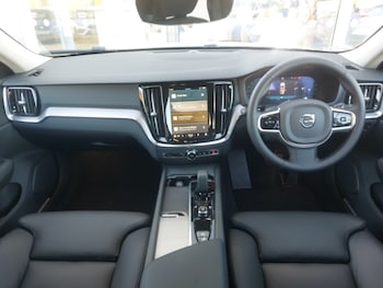 Used Volvo V60 2025 for sale - 76052004: Photo 2