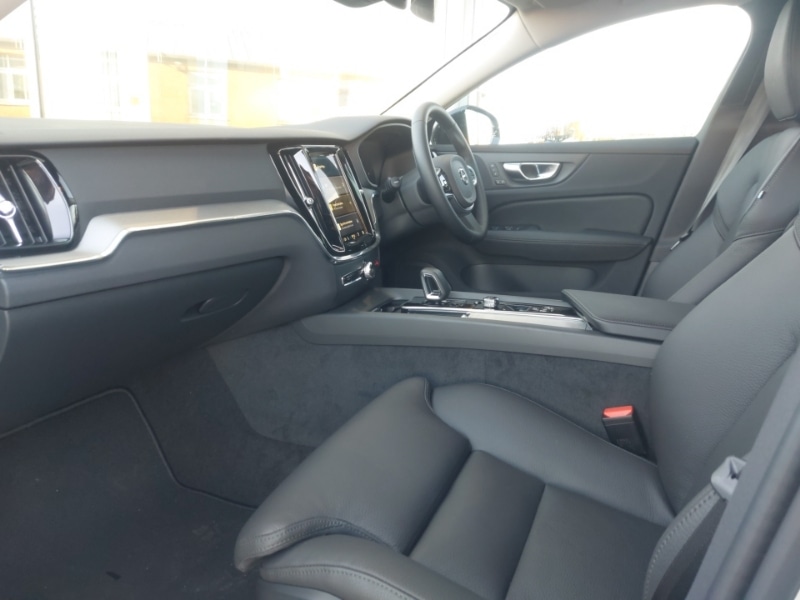Used Volvo V60 2025 for sale - 76052004: Photo 5