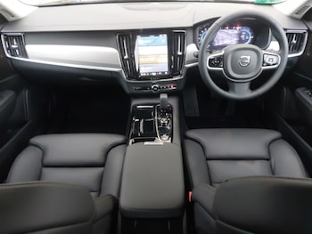 Used Volvo V90 2025 for sale - 79347924: Photo