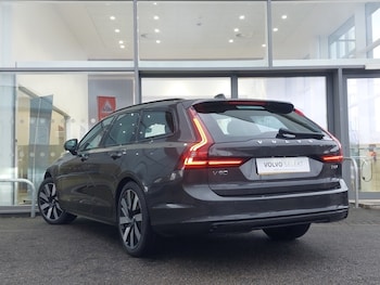 Used Volvo V90 2025 for sale - 79347924: Photo