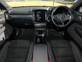 Used Volvo XC40 2025 for sale - 75382439: Photo