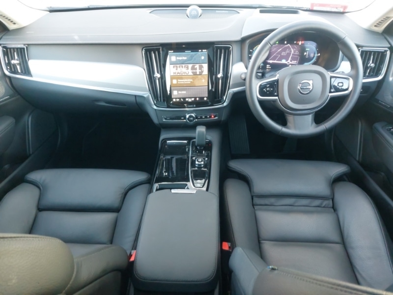 Used Volvo V90 2024 for sale - 77086920: Photo 2