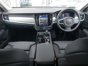 Used Volvo V90 2025 for sale - 75605535: Photo