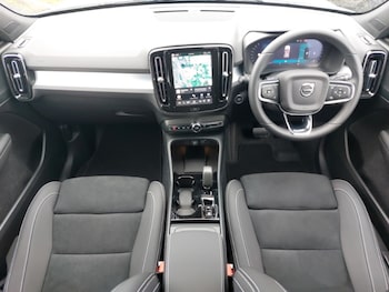 Used Volvo XC40 2025 for sale - 78374204: Photo