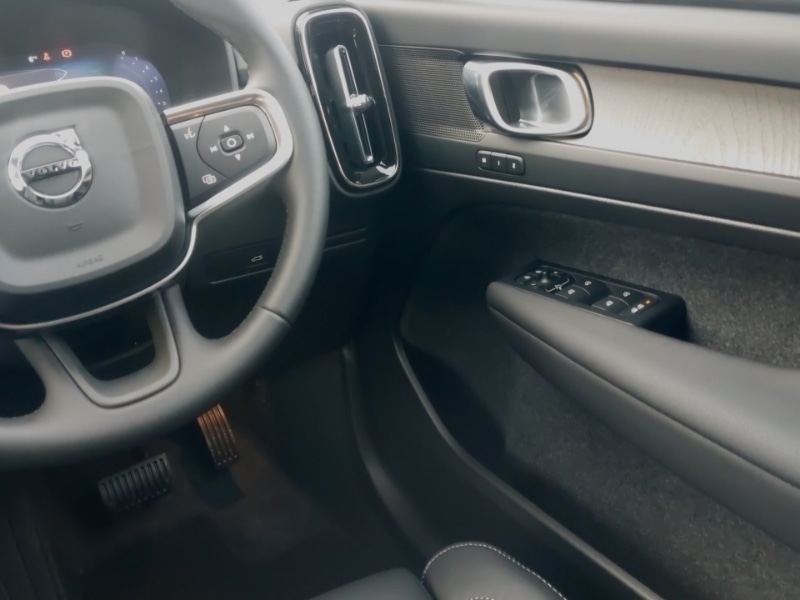 Used Volvo XC40 2025 for sale - 76816344: Photo 10