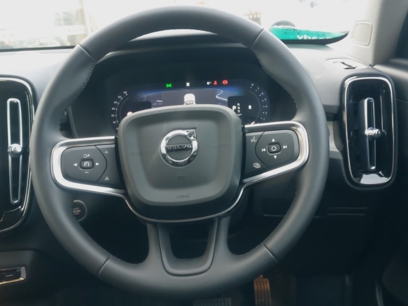 Used Volvo XC40 2025 for sale - 76816344: Photo 7