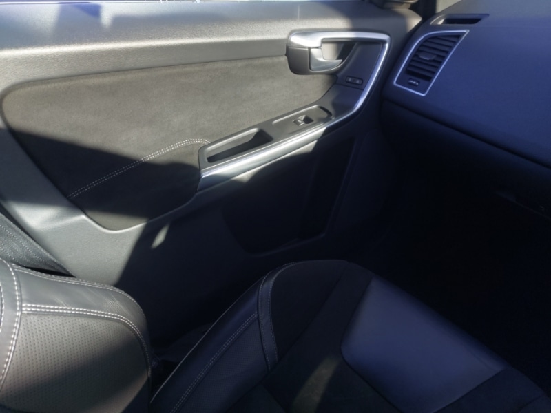 Used Volvo XC60 2017 for sale - 77531183: Photo 11