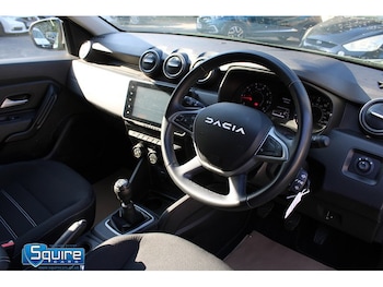 Used Dacia Duster 2023 for sale - 79359353: Photo