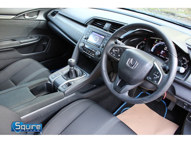 Used Honda Civic 2022 for sale - 76566318: Photo 2