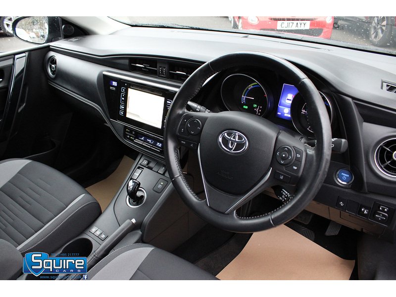 Used Toyota Auris 2018 for sale - 76450380: Photo 2