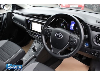 Used Toyota Auris 2018 for sale - 76450380: Photo