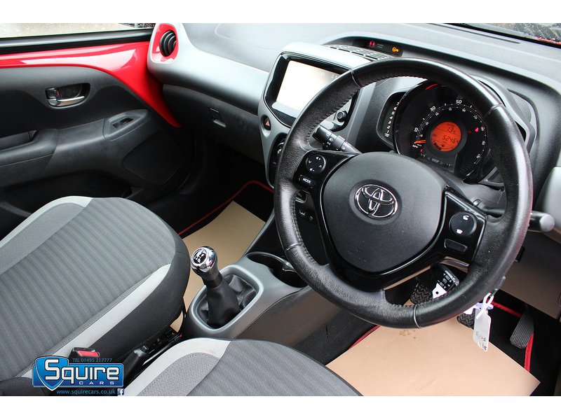 Used Toyota AYGO 2019 for sale - 76450372: Photo 2