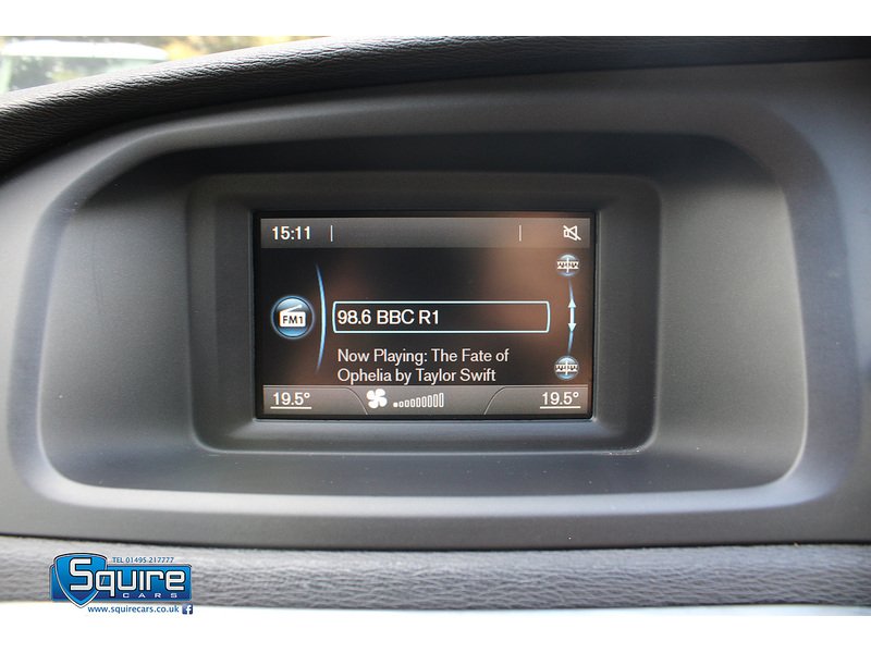 Used Volvo V40 2015 for sale - 76330455: Photo 15