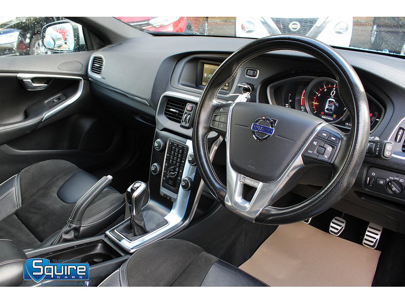 Used Volvo V40 2015 for sale - 76330455: Photo 2