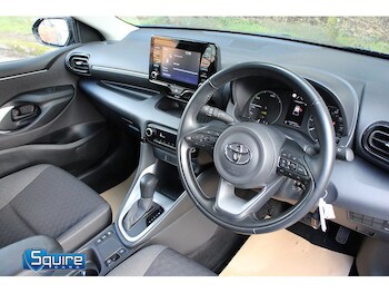 Used Toyota Yaris 2023 for sale - 77831747: Photo