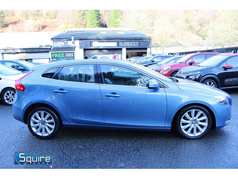 Used Volvo V40 2015 for sale - 77046210: Photo 6