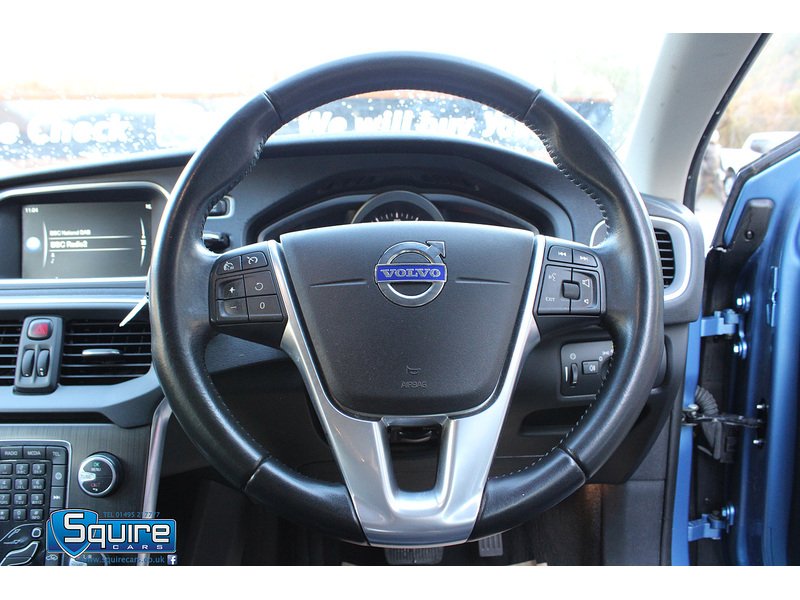 Used Volvo V40 2015 for sale - 77046210: Photo 9