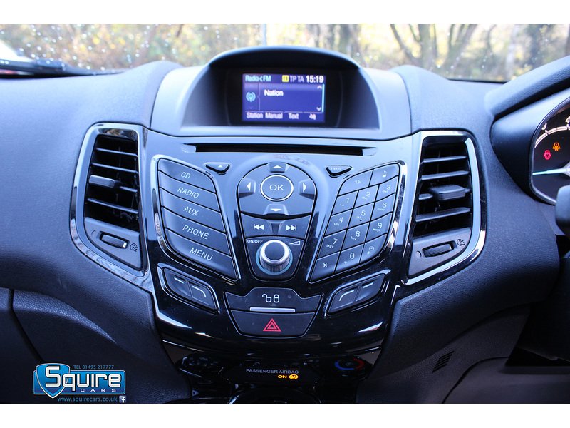 Used Ford Fiesta 2015 for sale - 76341112: Photo 2