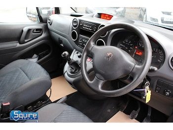 Used Peugeot Partner Tepee 2010 for sale - 76707332: Photo