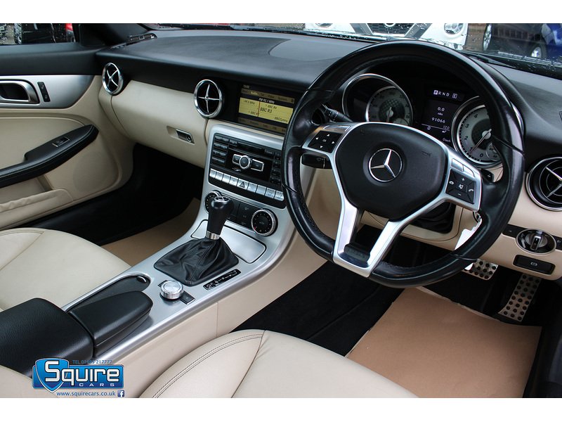 Used Mercedes-Benz SLK 2011 for sale - 76353023: Photo 2