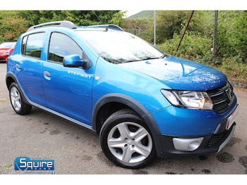 2015 - TCe Laureate 5-Door